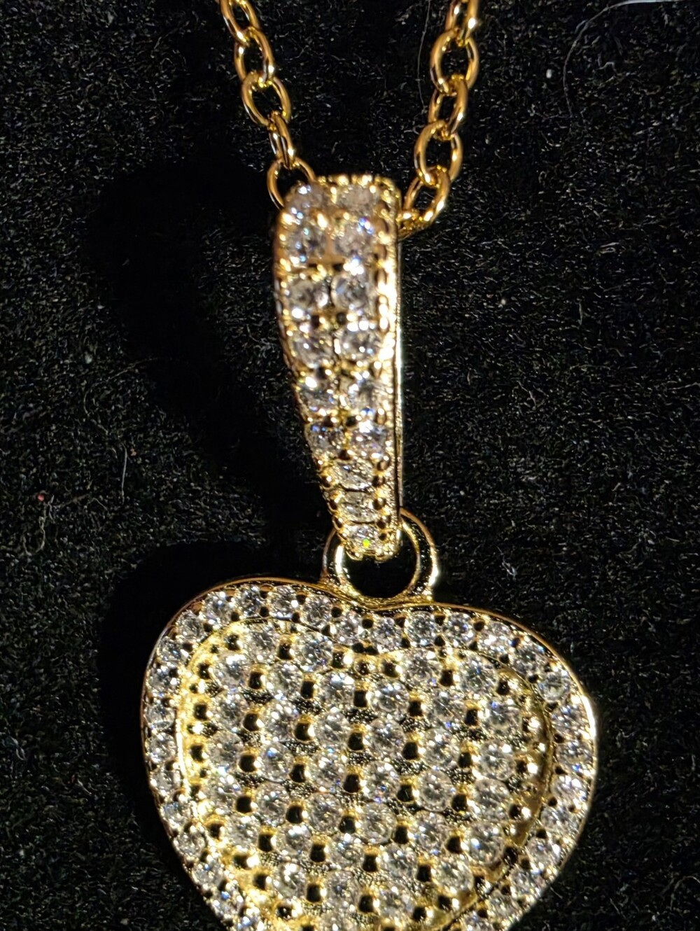 Vintage 1980s Gorgeous Round Brilliantoissanite Heart Pendent Necklace.